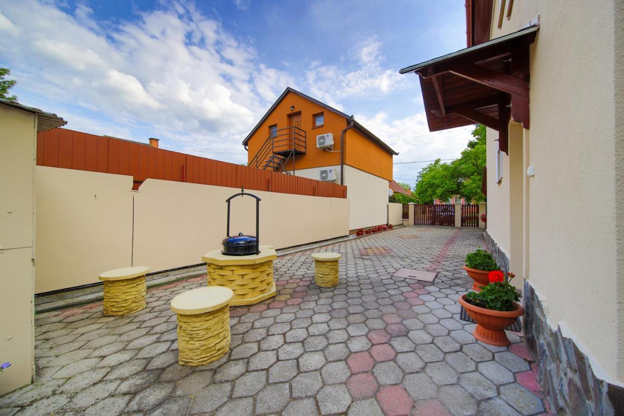 Maria Apartman Hajduszoboszlo Exterior photo