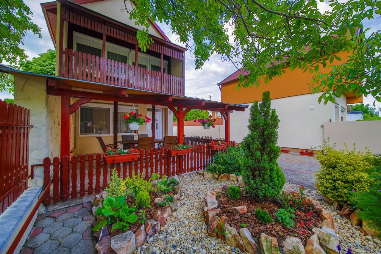 Maria Apartman Hajduszoboszlo Exterior photo